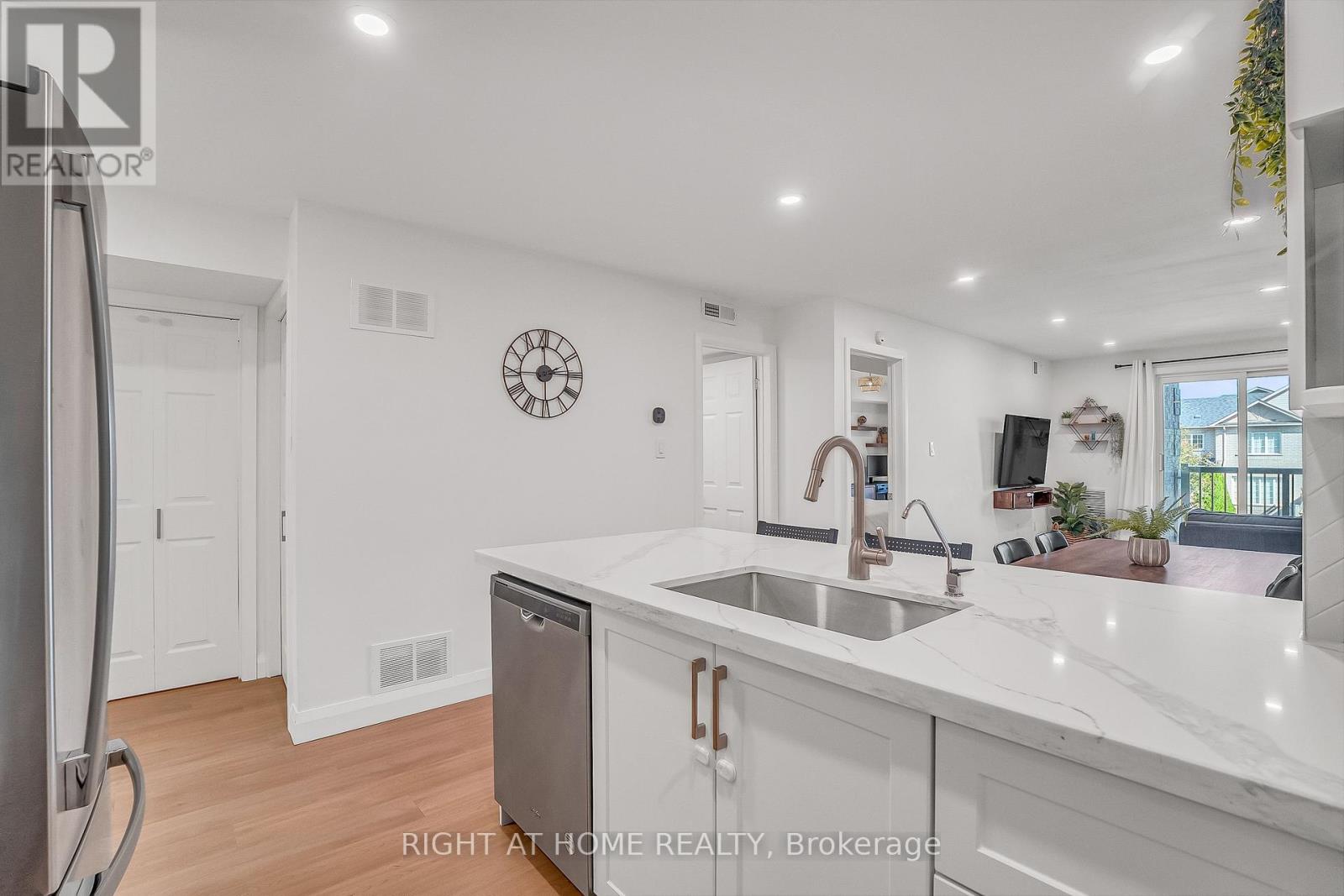 2 - 70 Petra Way, Whitby, Ontario  L1R 0A4 - Photo 8 - E12460360