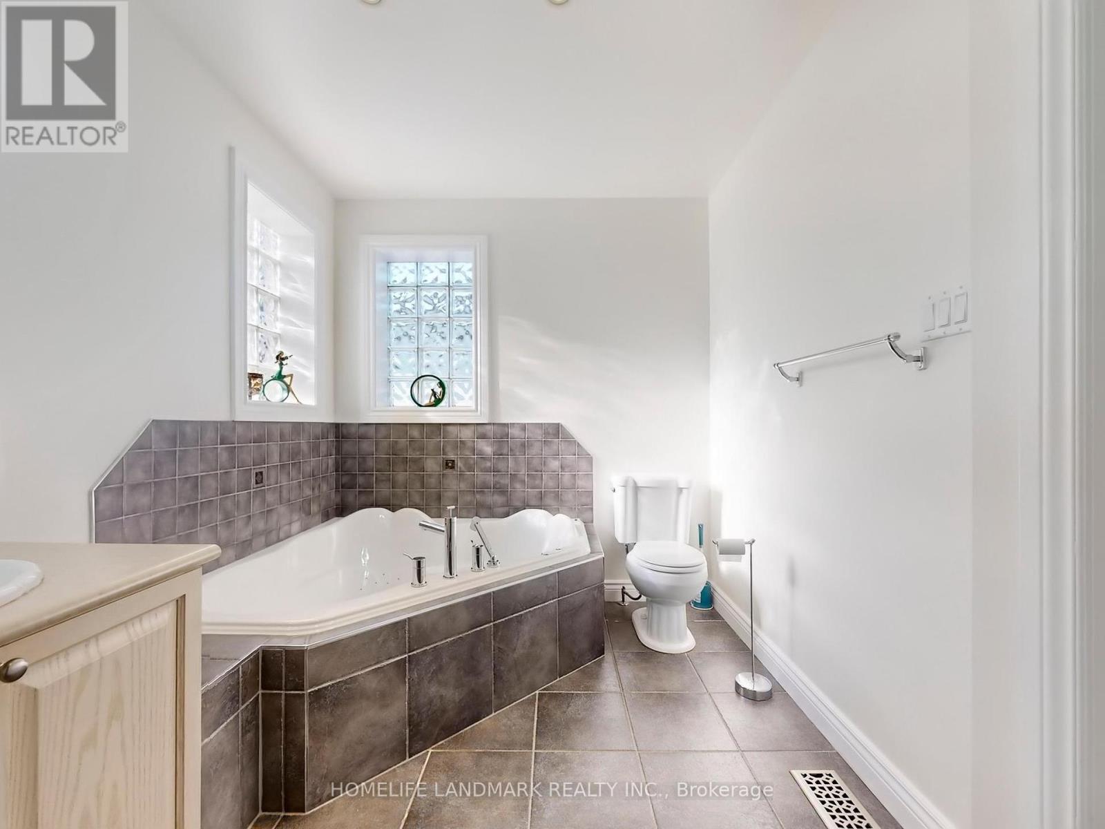 6 Broughton Court, Whitby, Ontario  L1N 6Y8 - Photo 29 - E12460434