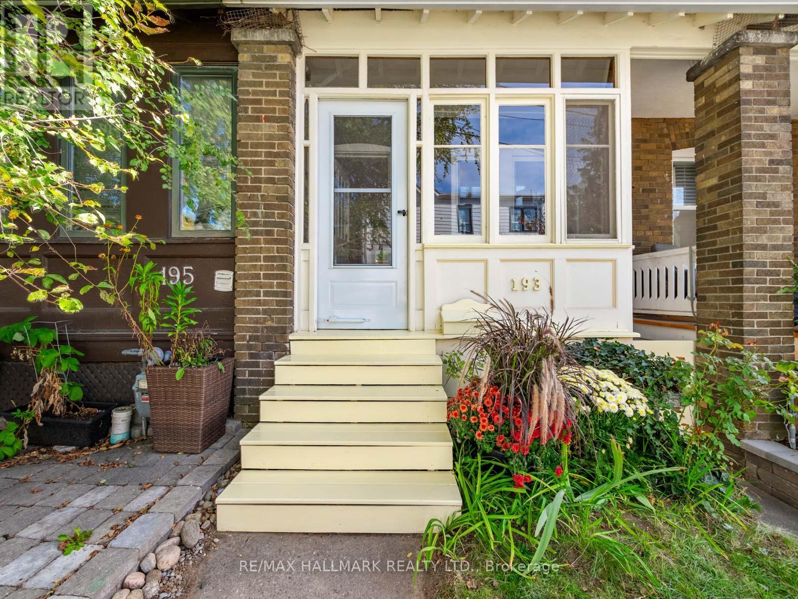 193 Wheeler Avenue, Toronto, Ontario  M4L 3V5 - Photo 2 - E12460446