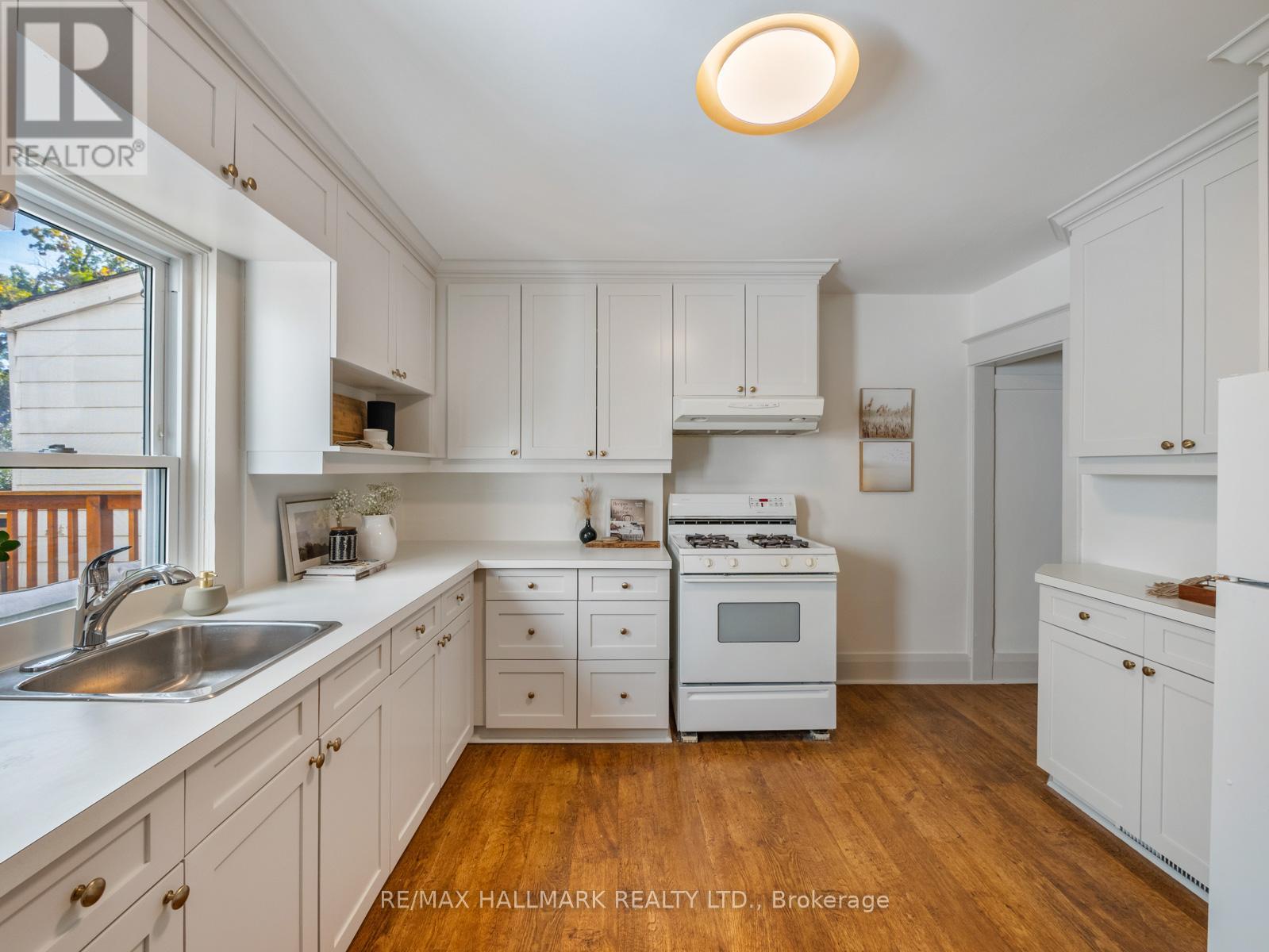 193 Wheeler Avenue, Toronto, Ontario  M4L 3V5 - Photo 9 - E12460446