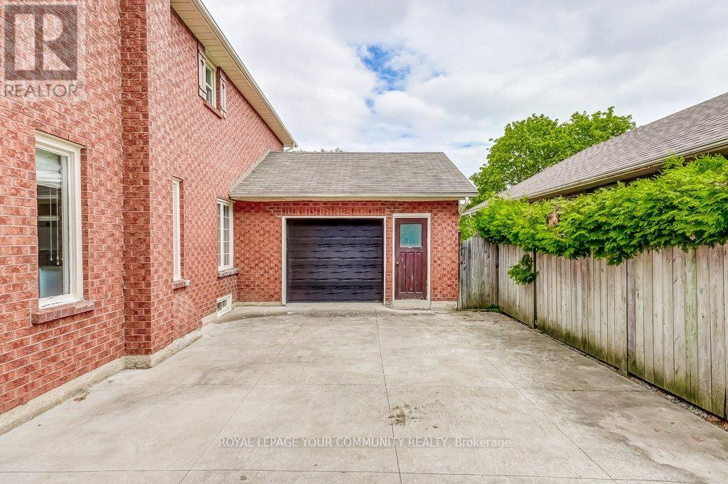 44 Canadian Oaks Drive, Whitby, Ontario  L1N 6W8 - Photo 25 - E12460465