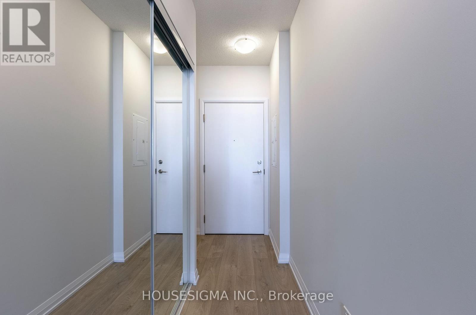 501 - 7895 Jane Street, Vaughan, Ontario  L4K 2M7 - Photo 5 - N12460334
