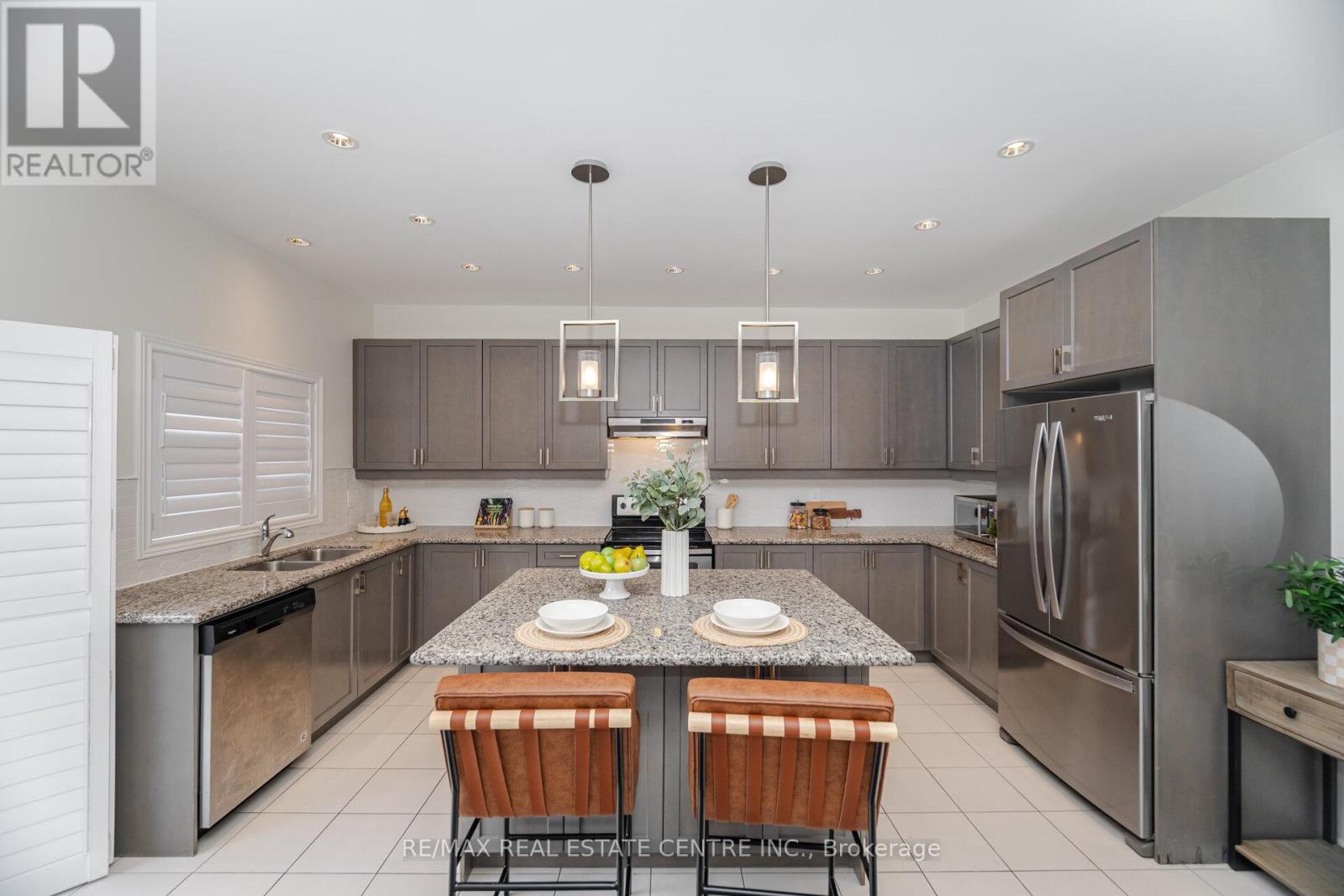 1438 Mcroberts Crescent, Innisfil, Ontario  L9S 0J9 - Photo 12 - N12460361