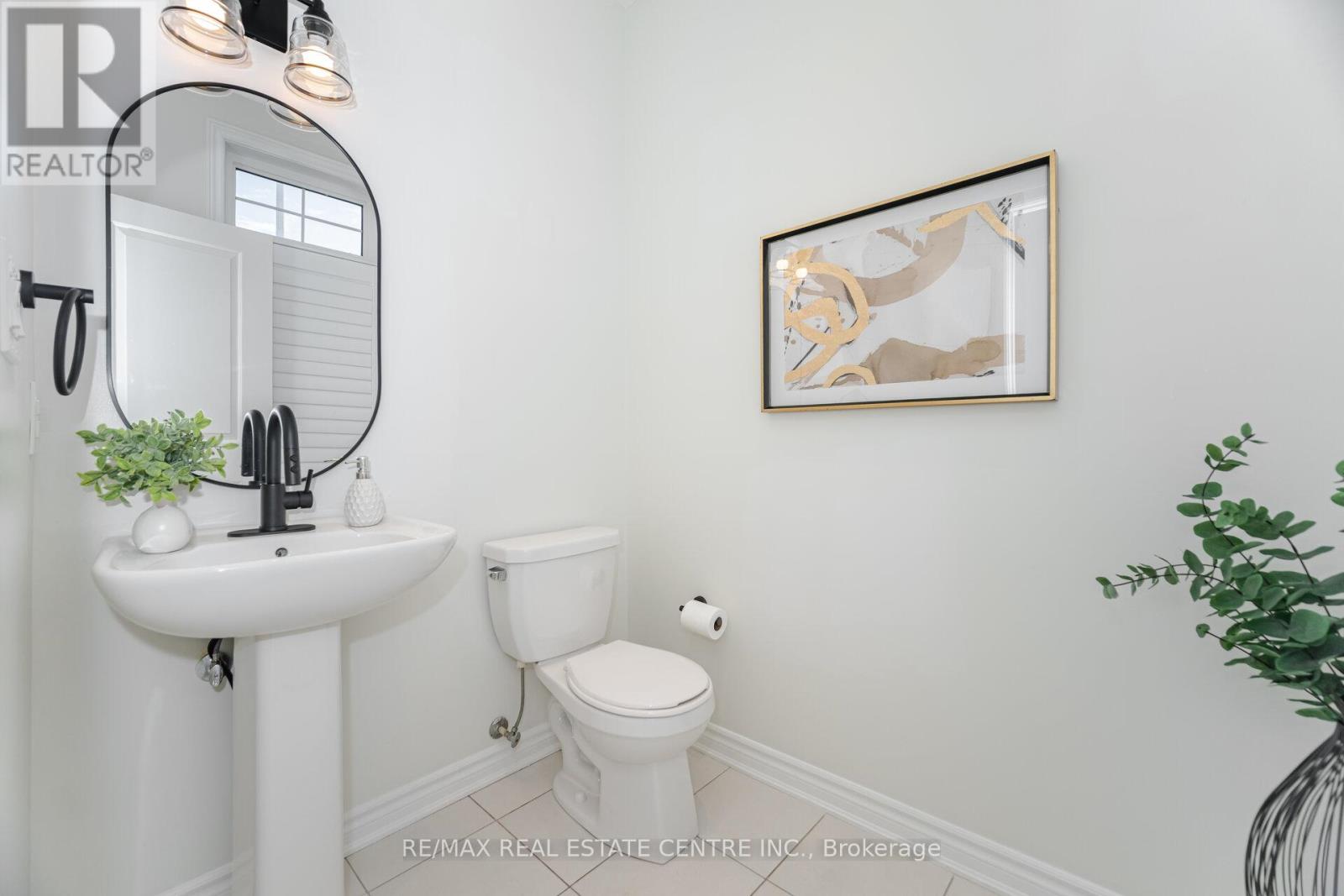 1438 Mcroberts Crescent, Innisfil, Ontario  L9S 0J9 - Photo 19 - N12460361