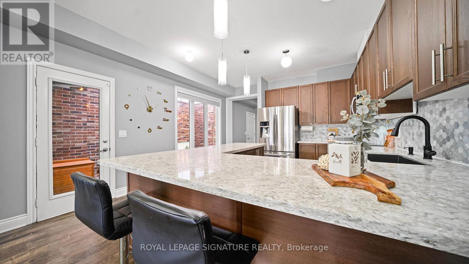 65 Kingsmere Crescent, New Tecumseth, Ontario  L9R 0K6 - Photo 11 - N12460389