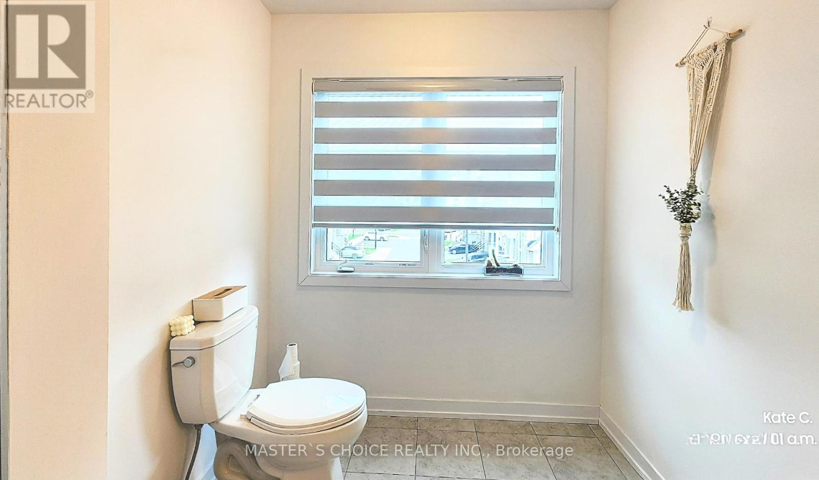 92 Lyall Stokes Circle, East Gwillimbury, Ontario  L0G 1M0 - Photo 13 - N12460428
