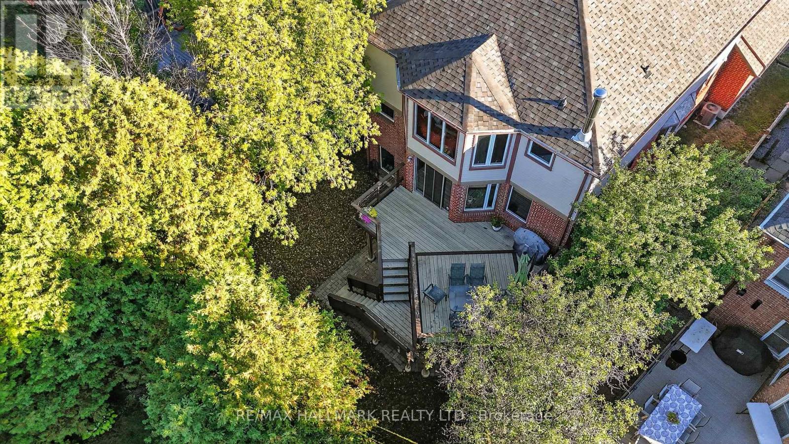 26 Stacey Crescent, Markham, Ontario  L3T 6Z4 - Photo 4 - N12460445