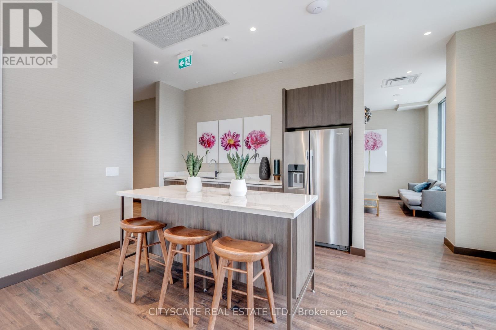 210 - 60 Honeycrisp Crescent, Vaughan, Ontario  L4K 0N5 - Photo 45 - N12460449