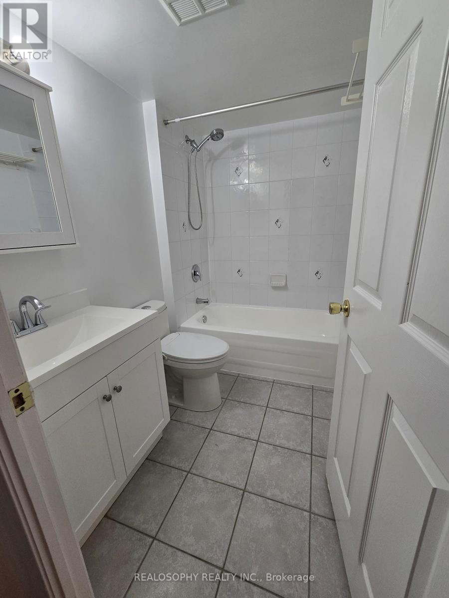 520 - 3 Ellesmere Street, Richmond Hill, Ontario  L4B 4N2 - Photo 12 - N12460471