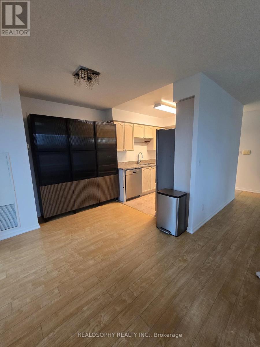 520 - 3 Ellesmere Street, Richmond Hill, Ontario  L4B 4N2 - Photo 8 - N12460471