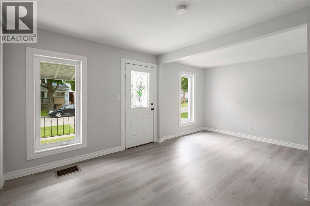 239 Proctor Street, Sarnia, Ontario  N7T 3G8 - Photo 11 - 25026020
