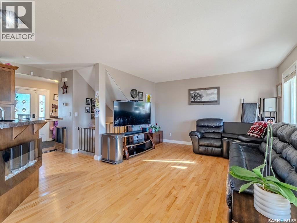 214 1st Street S, Martensville, Saskatchewan  S0K 2T0 - Photo 19 - SK020751