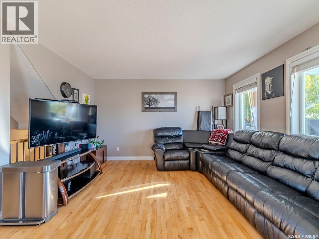 214 1st Street S, Martensville, Saskatchewan  S0K 2T0 - Photo 20 - SK020751