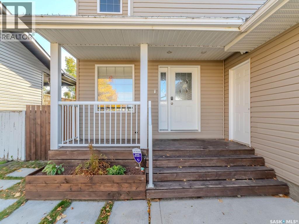 214 1st Street S, Martensville, Saskatchewan  S0K 2T0 - Photo 4 - SK020751