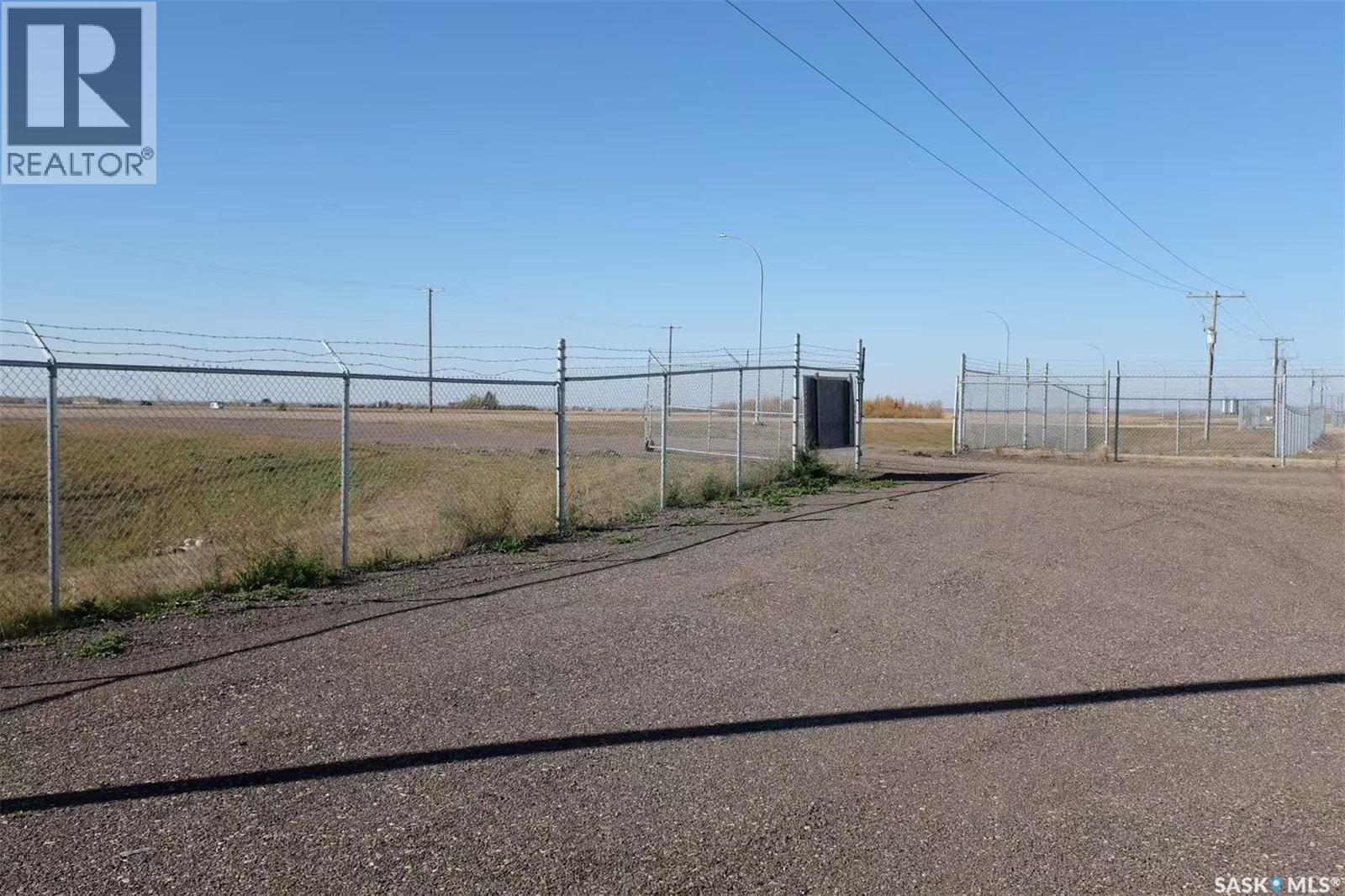 1 213 Service Road W, Langham, Saskatchewan  S0K 2L0 - Photo 2 - SK020728