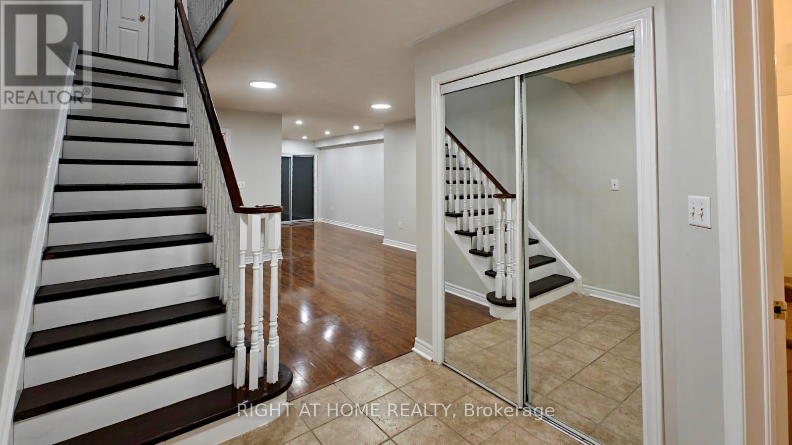 113 Brickyard Way, Brampton, Ontario  L6V 4L7 - Photo 2 - W12460341