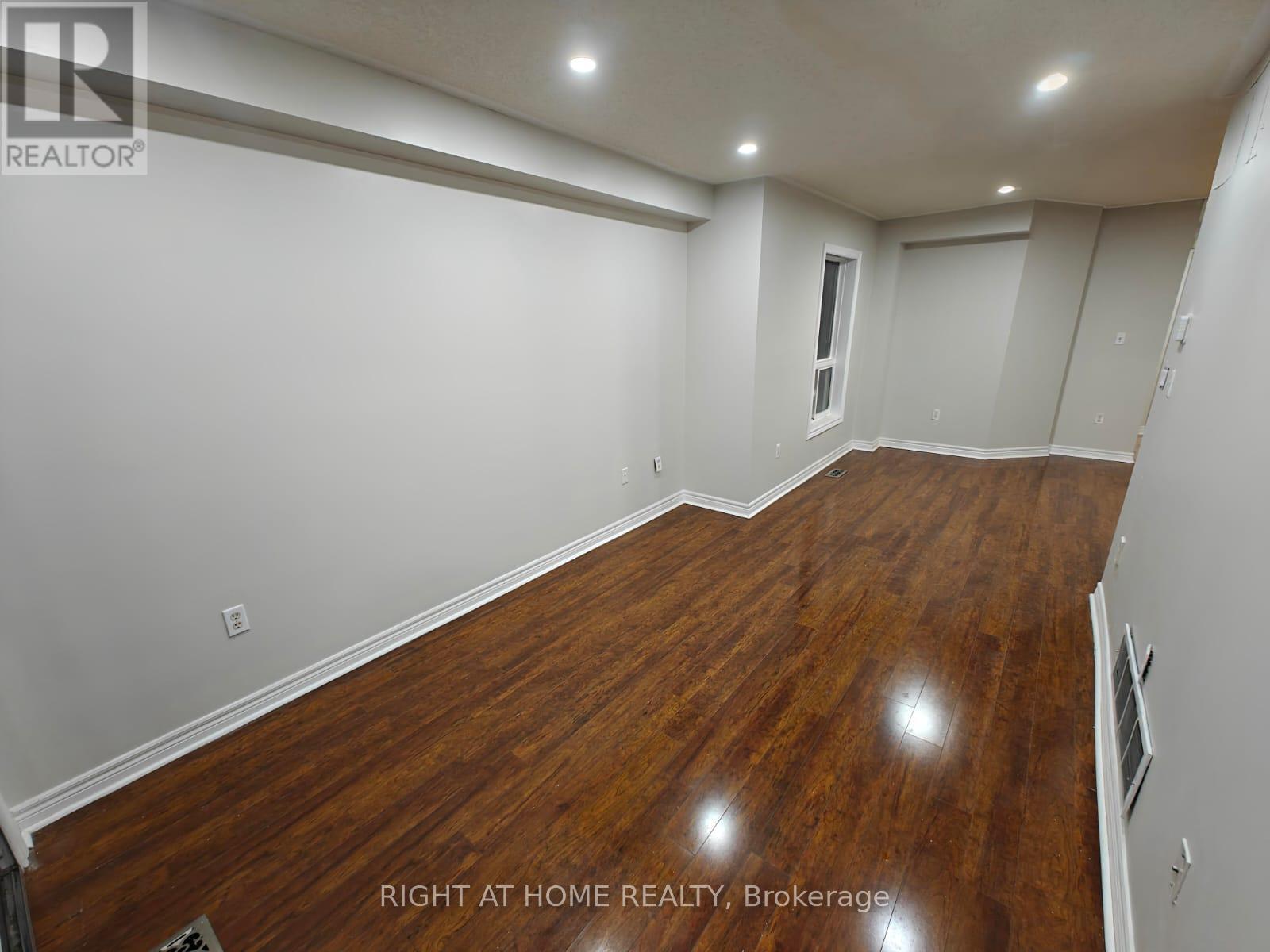 113 Brickyard Way, Brampton, Ontario  L6V 4L7 - Photo 7 - W12460341