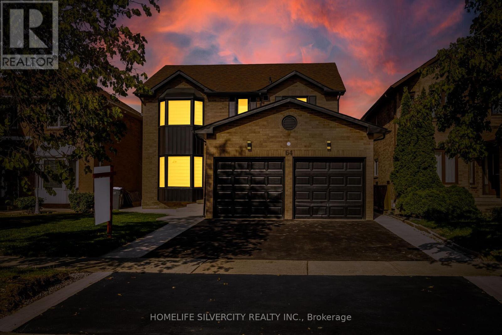64 Clydesdale Circle, Brampton (Fletcher's Creek South), Ontario  L6Y 3P9 - Photo 2 - W12460343