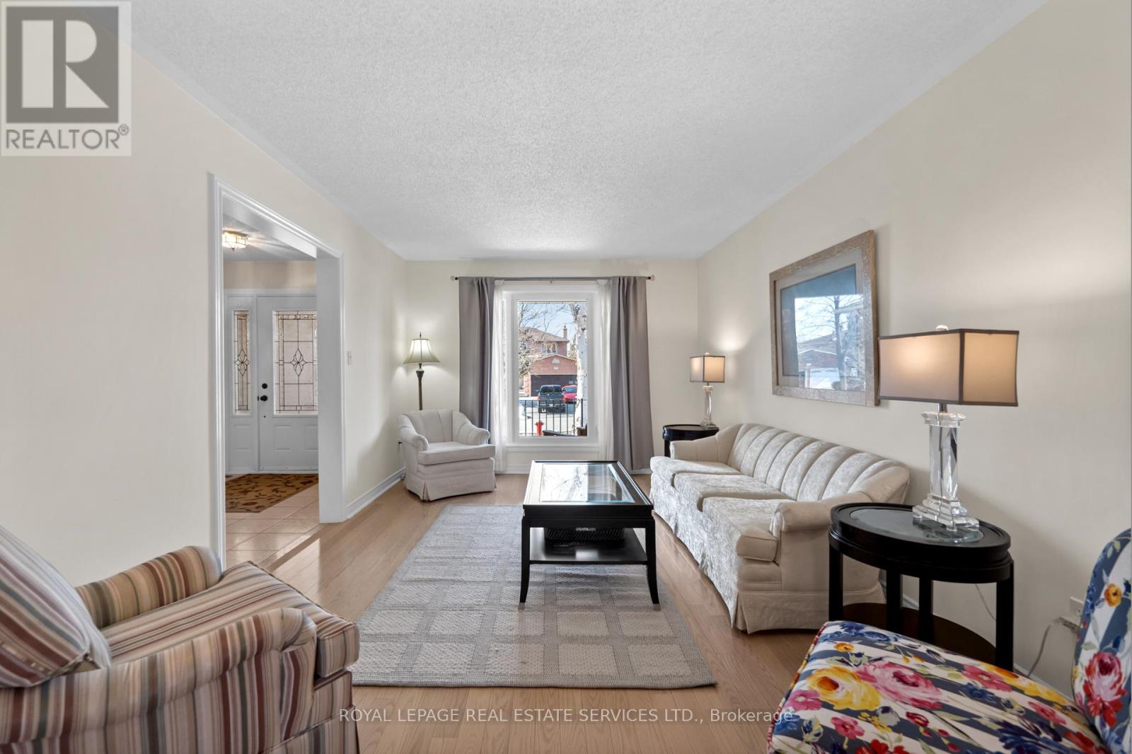 1074 Bradbury Chase, Mississauga, Ontario  L5V 1J7 - Photo 10 - W12460346