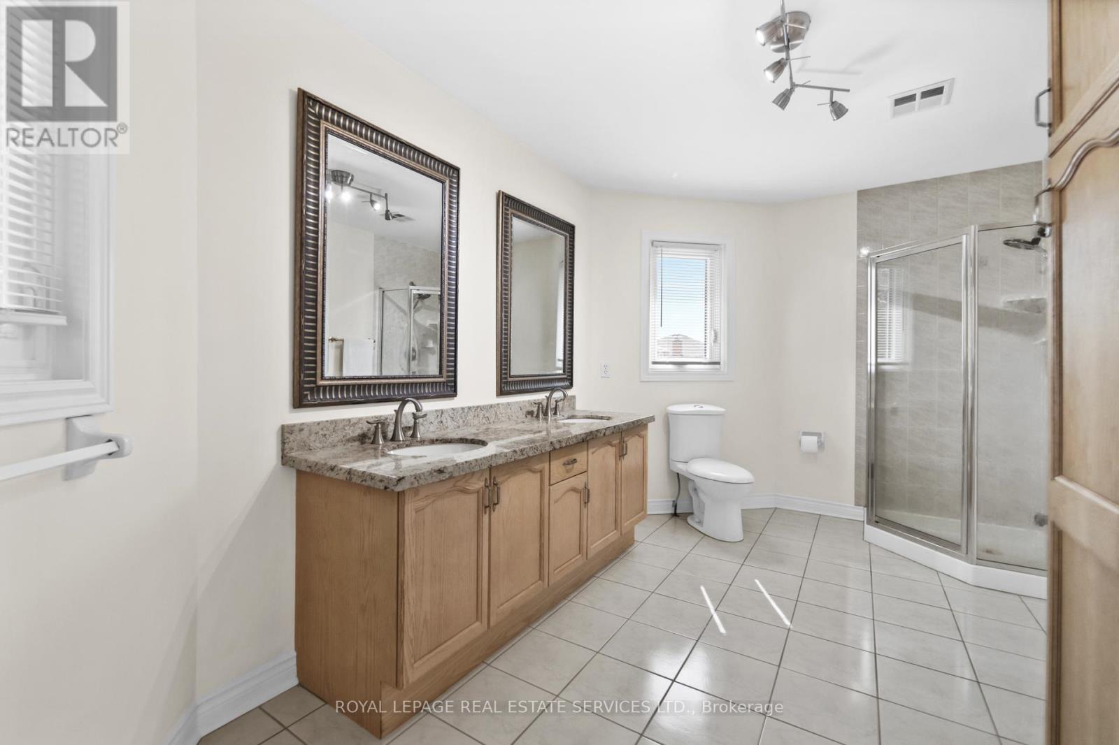 1074 Bradbury Chase, Mississauga, Ontario  L5V 1J7 - Photo 26 - W12460346