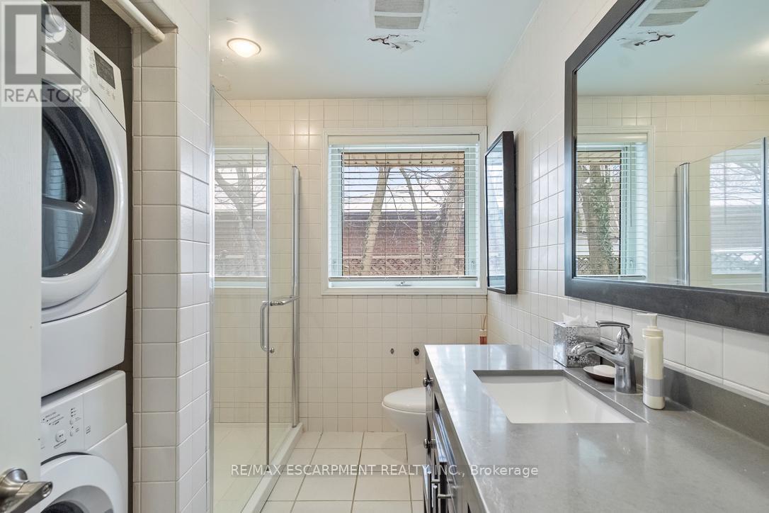 177 Woodhaven Park Drive, Oakville, Ontario  L6L 4K4 - Photo 11 - W12460357