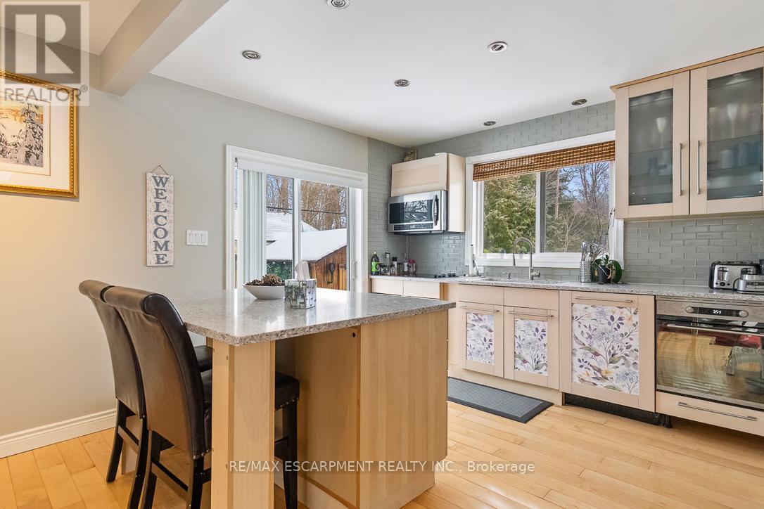 177 Woodhaven Park Drive, Oakville, Ontario  L6L 4K4 - Photo 17 - W12460357