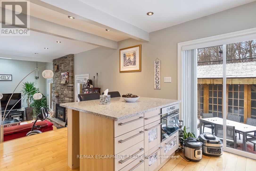 177 Woodhaven Park Drive, Oakville, Ontario  L6L 4K4 - Photo 22 - W12460357
