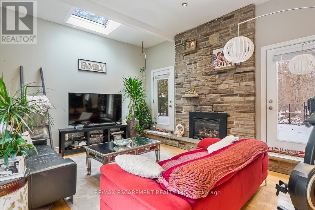 177 Woodhaven Park Drive, Oakville, Ontario  L6L 4K4 - Photo 23 - W12460357