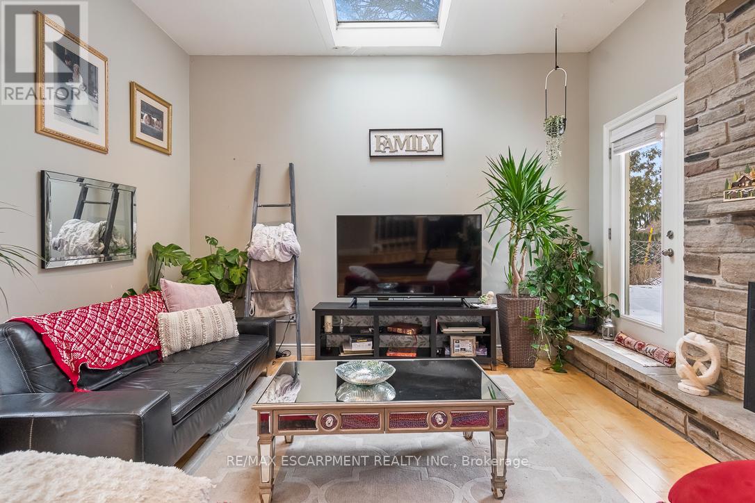 177 Woodhaven Park Drive, Oakville, Ontario  L6L 4K4 - Photo 24 - W12460357