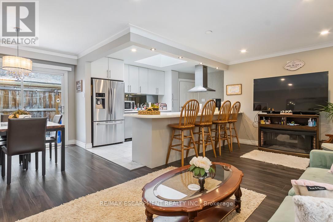 177 Woodhaven Park Drive, Oakville, Ontario  L6L 4K4 - Photo 7 - W12460357