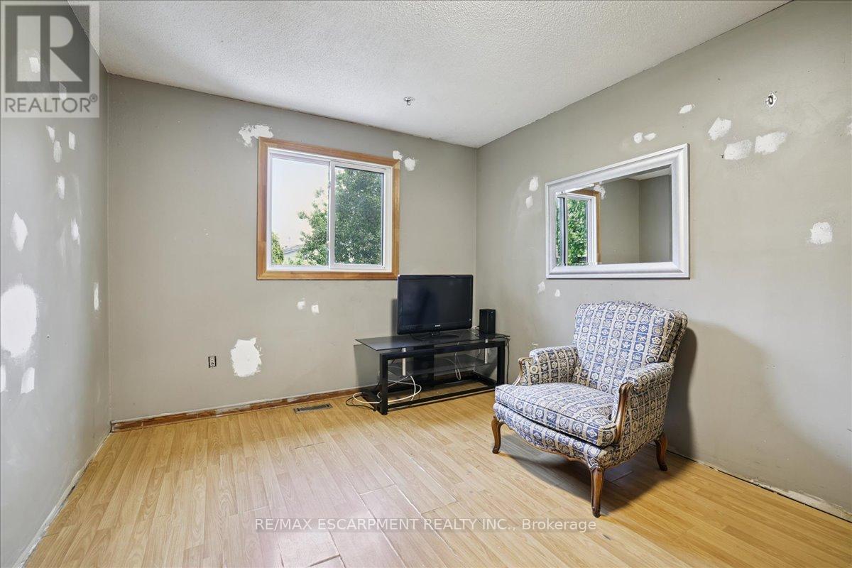 1582 Riley Avenue, Burlington, Ontario  L7M 3T6 - Photo 19 - W12460365