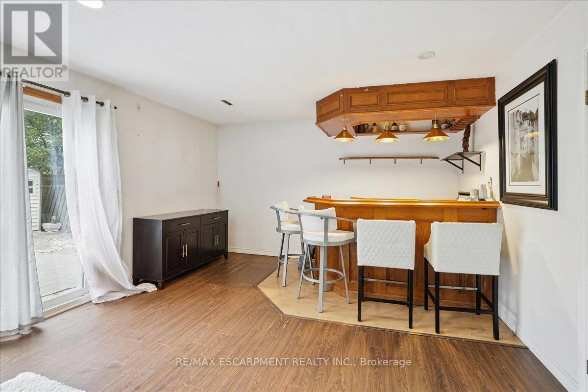 1582 Riley Avenue, Burlington, Ontario  L7M 3T6 - Photo 24 - W12460365