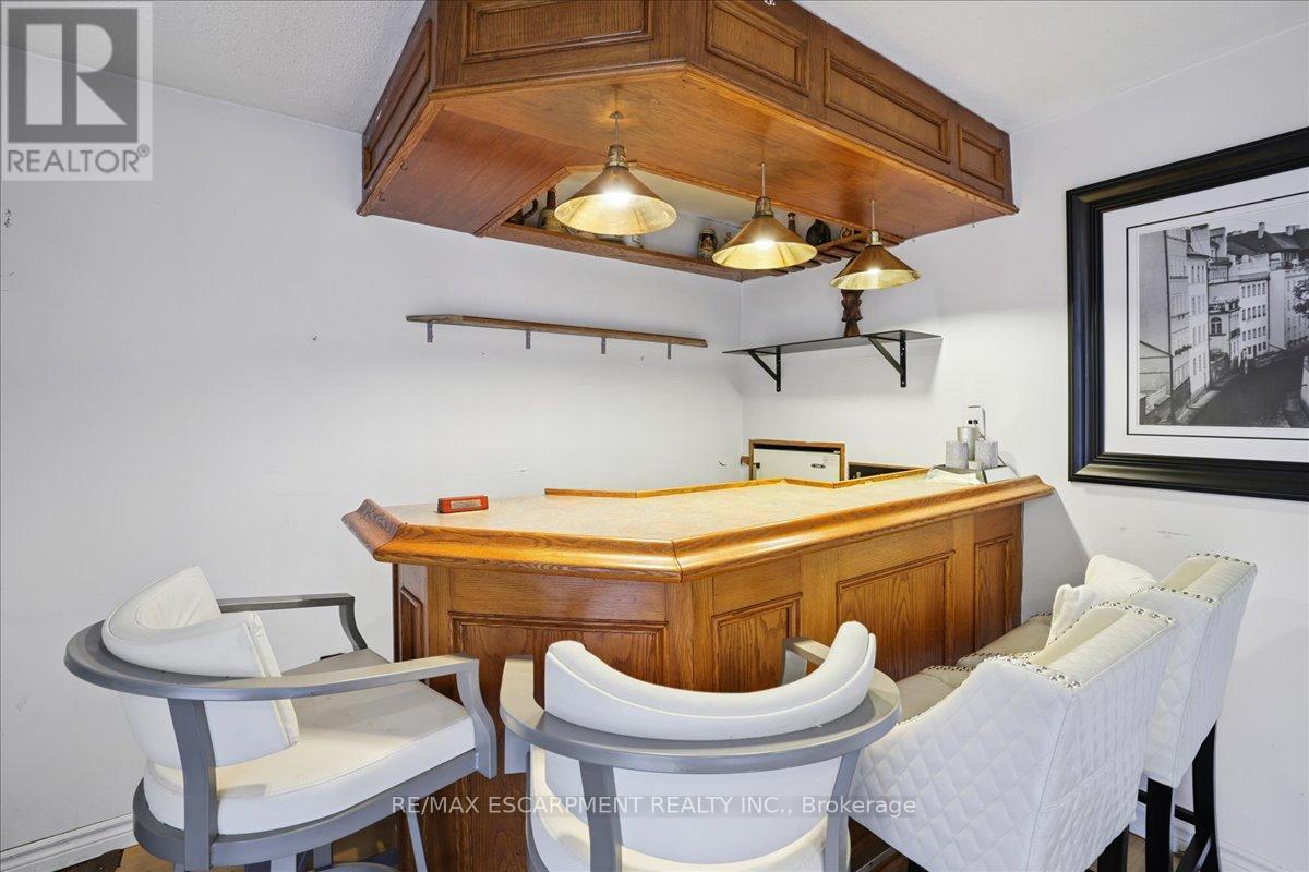 1582 Riley Avenue, Burlington, Ontario  L7M 3T6 - Photo 25 - W12460365
