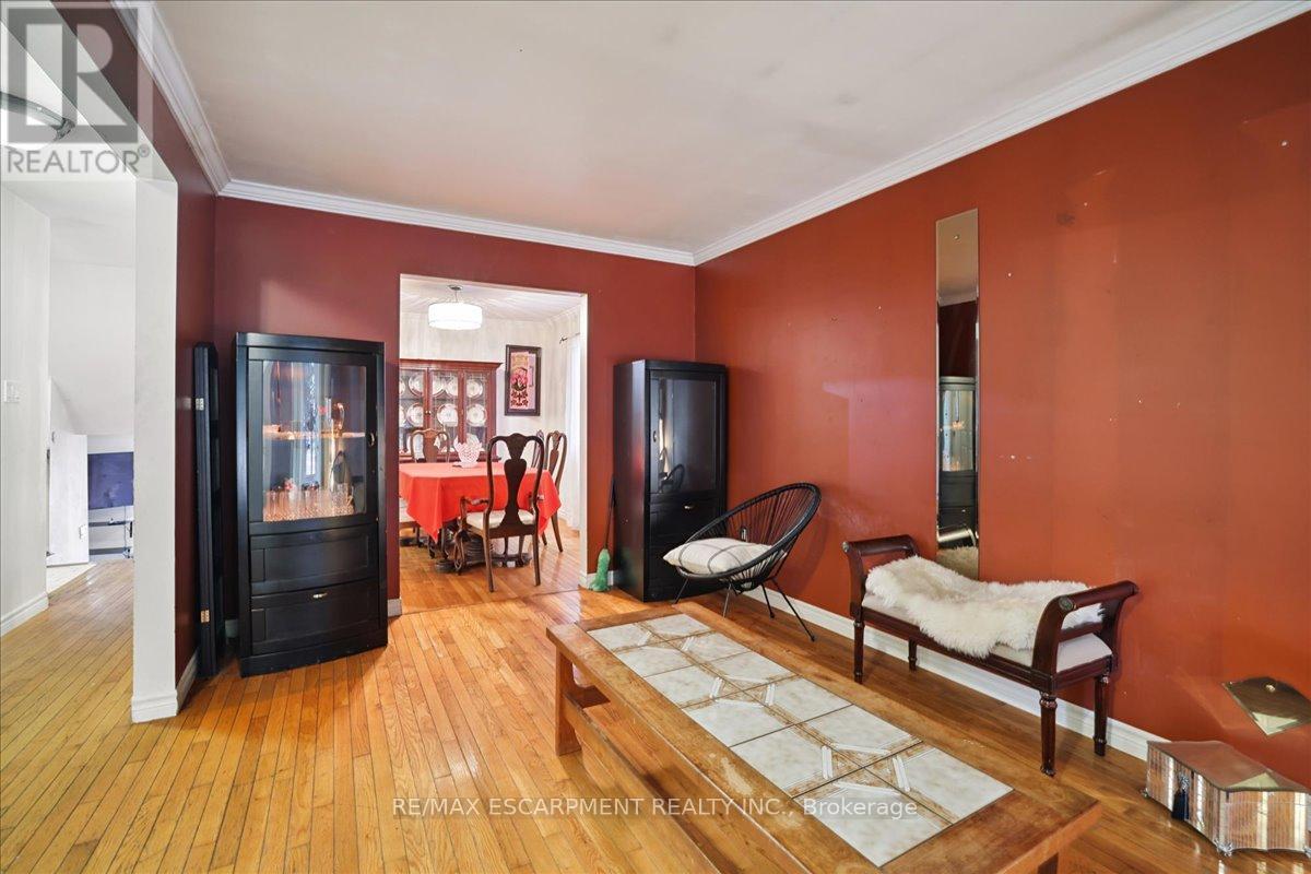 1582 Riley Avenue, Burlington, Ontario  L7M 3T6 - Photo 8 - W12460365