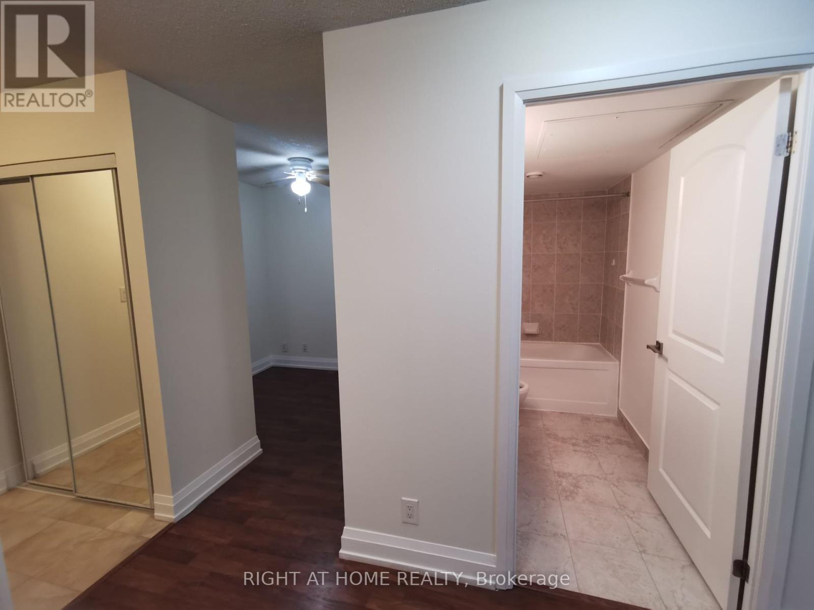 707 - 55 De Boers Drive, Toronto, Ontario  M3J 0G5 - Photo 12 - W12460374