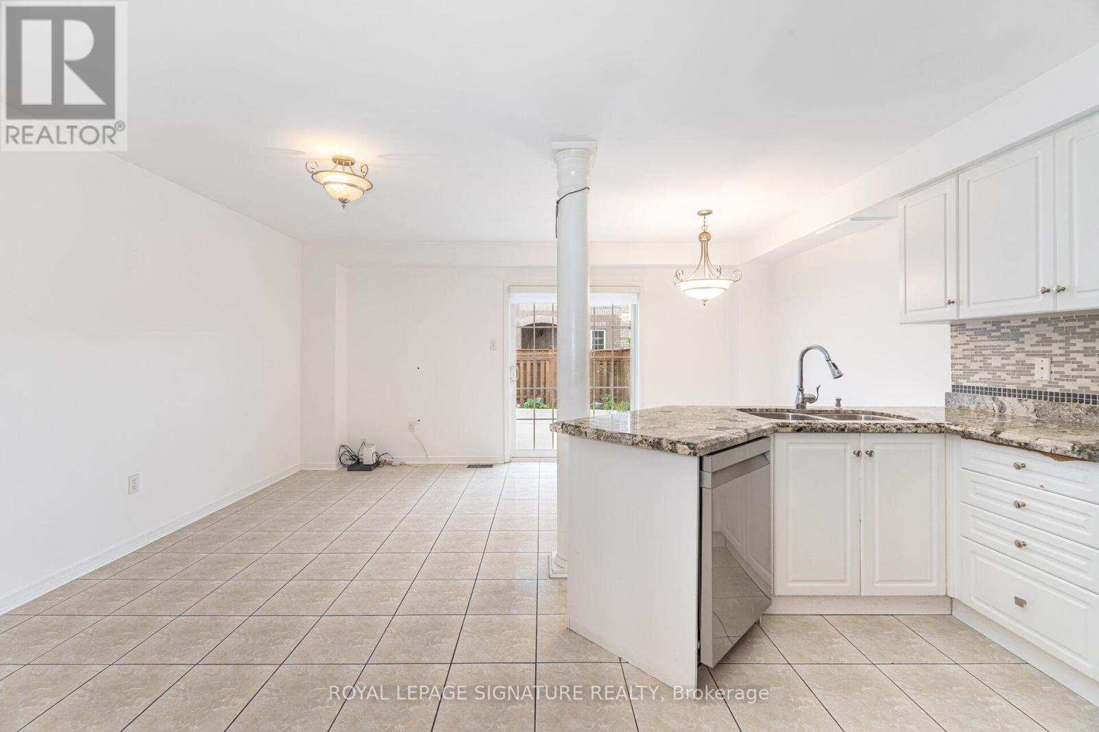 103 Native Landing, Brampton (Fletcher's Creek Village), Ontario  L6X 5A8 - Photo 12 - W12460384