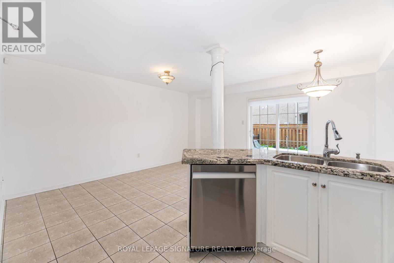 103 Native Landing, Brampton (Fletcher's Creek Village), Ontario  L6X 5A8 - Photo 16 - W12460384