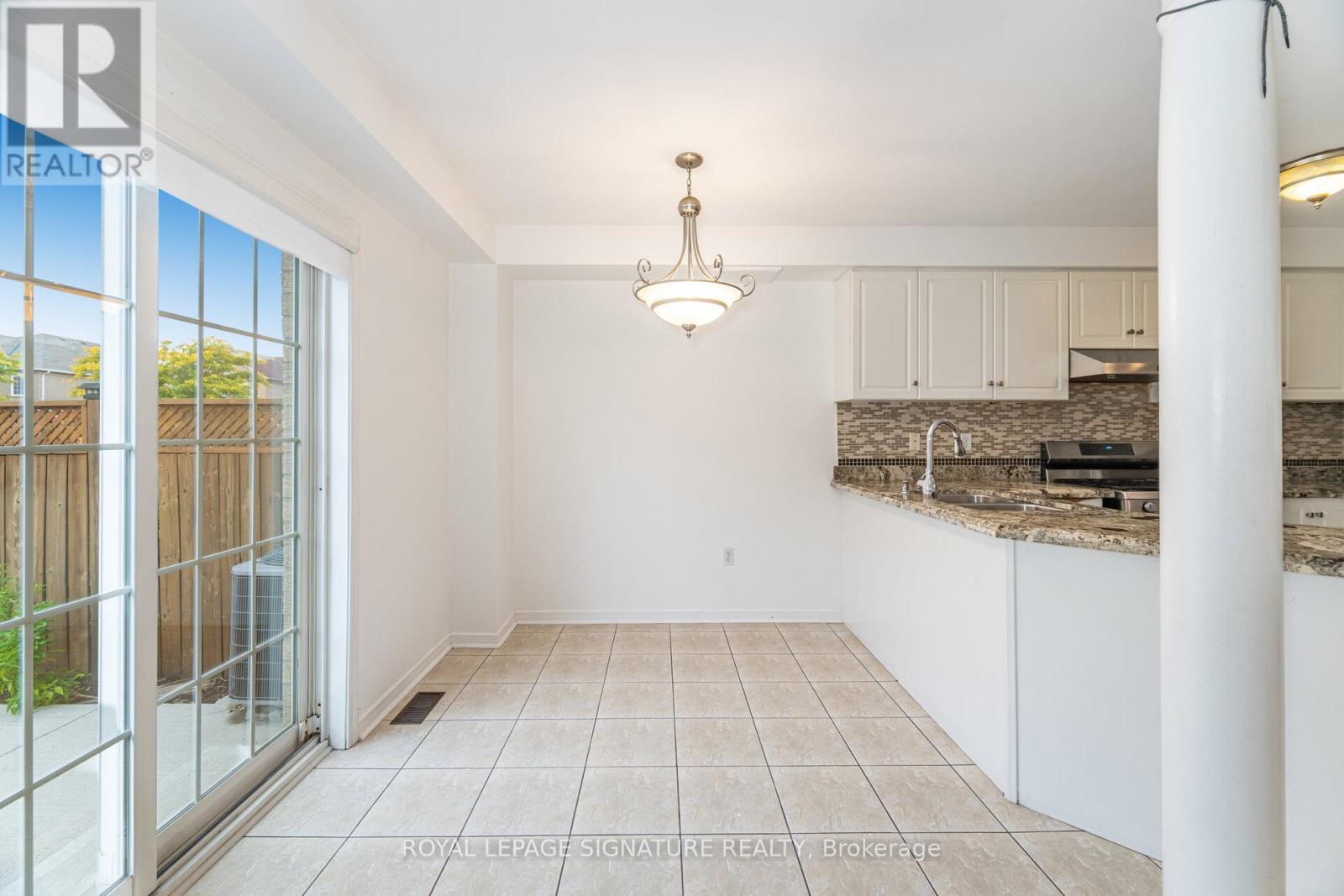 103 Native Landing, Brampton (Fletcher's Creek Village), Ontario  L6X 5A8 - Photo 17 - W12460384