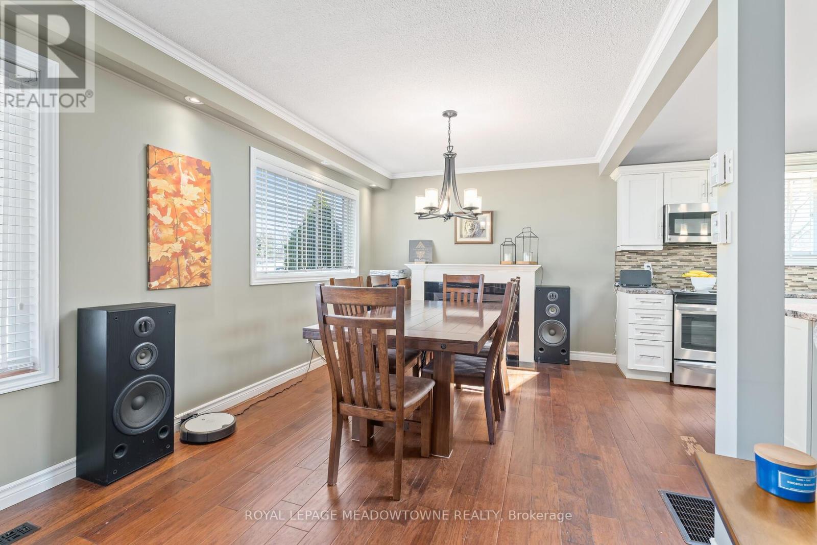 32 Joycelyn Crescent, Halton Hills (Georgetown), Ontario  L7G 2S4 - Photo 15 - W12460400