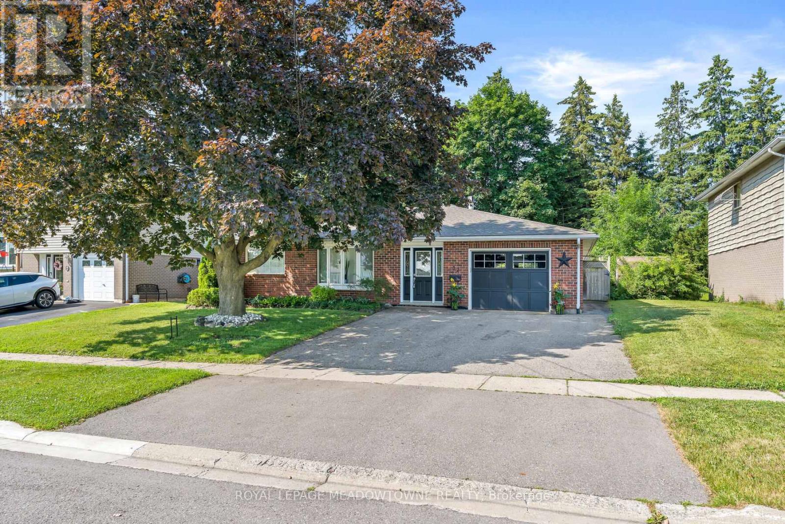 32 Joycelyn Crescent, Halton Hills (Georgetown), Ontario  L7G 2S4 - Photo 45 - W12460400