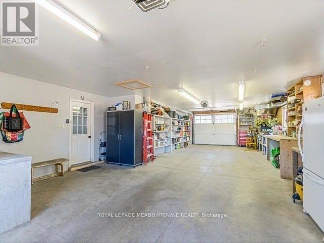 32 Joycelyn Crescent, Halton Hills (Georgetown), Ontario  L7G 2S4 - Photo 47 - W12460400