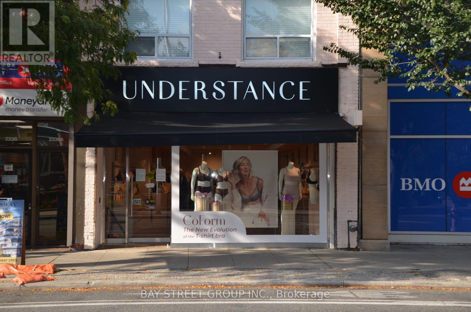 2334 BLOOR STREET W, Toronto, Ontario