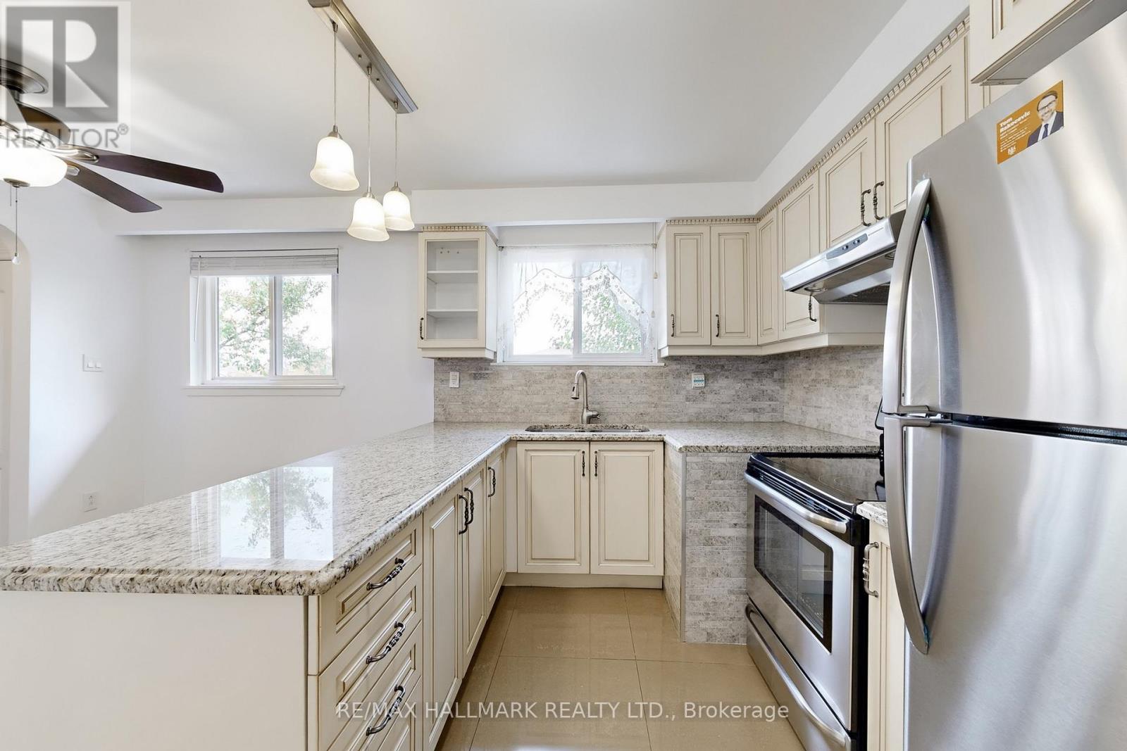 154 Shoreham Drive, Toronto, Ontario  M3N 1T2 - Photo 11 - W12460414