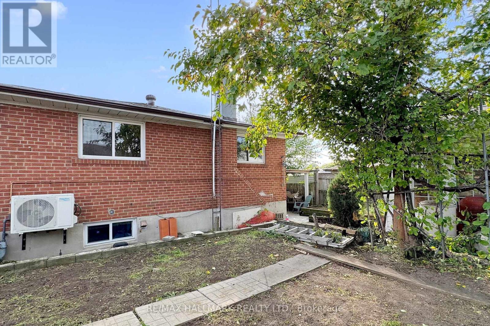 154 Shoreham Drive, Toronto, Ontario  M3N 1T2 - Photo 31 - W12460414