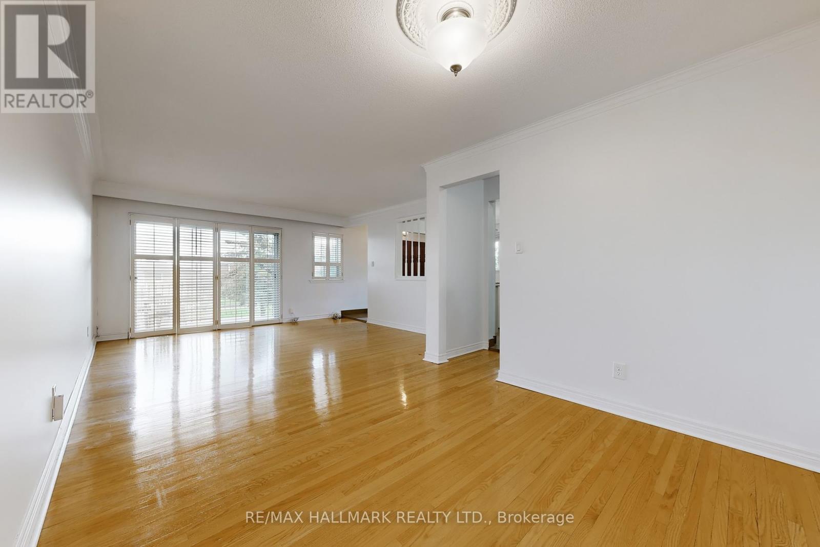 154 Shoreham Drive, Toronto, Ontario  M3N 1T2 - Photo 8 - W12460414