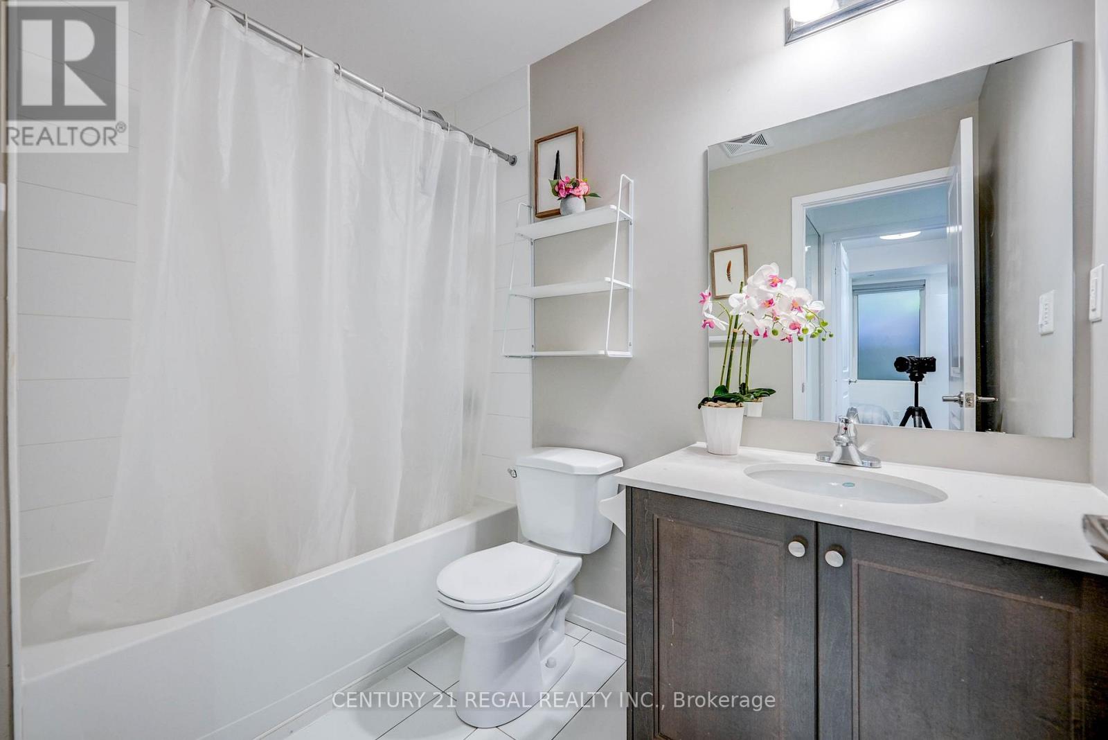 5b - 867 Wilson Avenue, Toronto, Ontario  M3K 0A4 - Photo 10 - W12460422