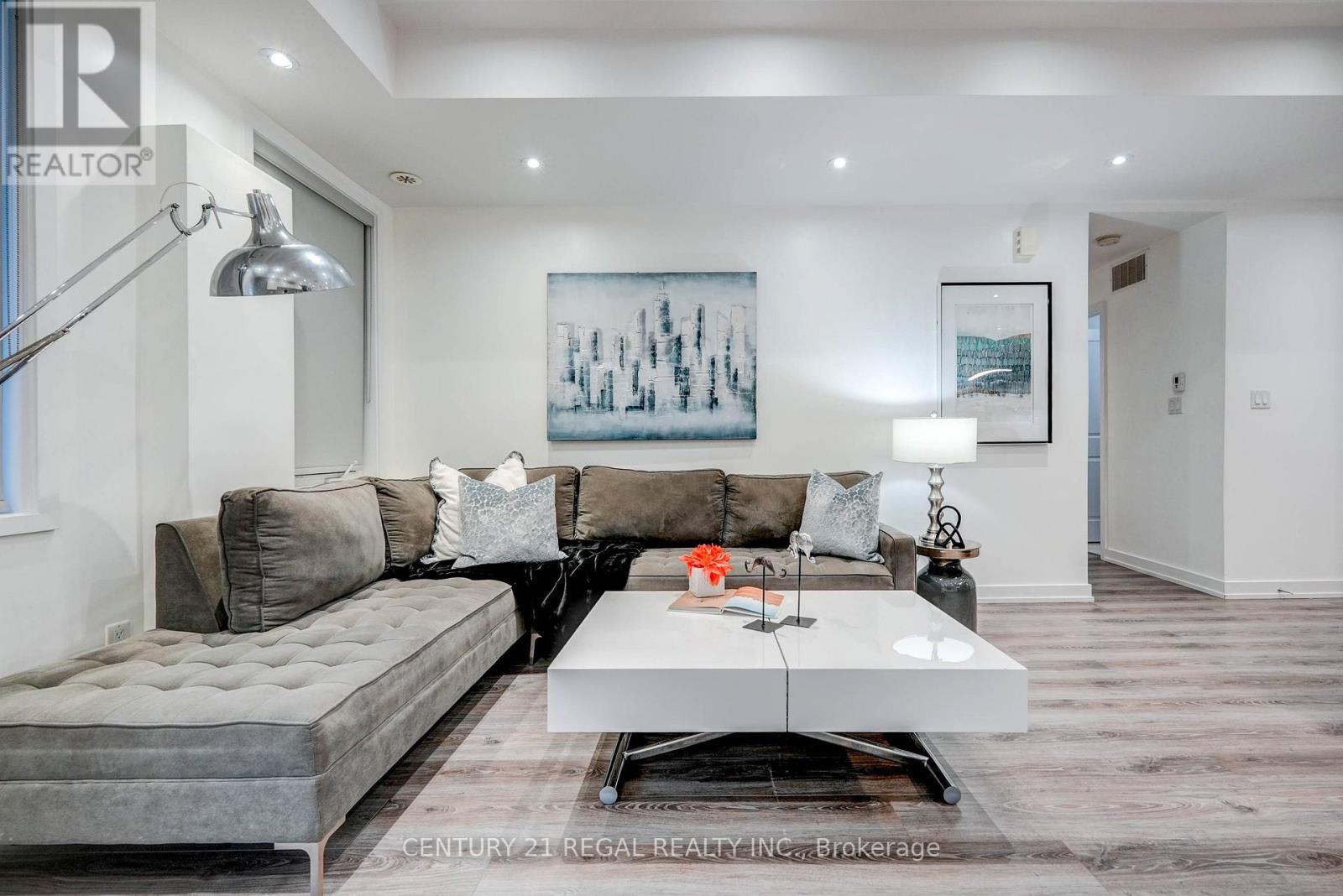 5b - 867 Wilson Avenue, Toronto, Ontario  M3K 0A4 - Photo 2 - W12460422