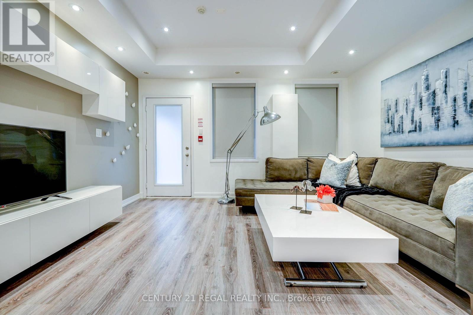 5b - 867 Wilson Avenue, Toronto, Ontario  M3K 0A4 - Photo 4 - W12460422