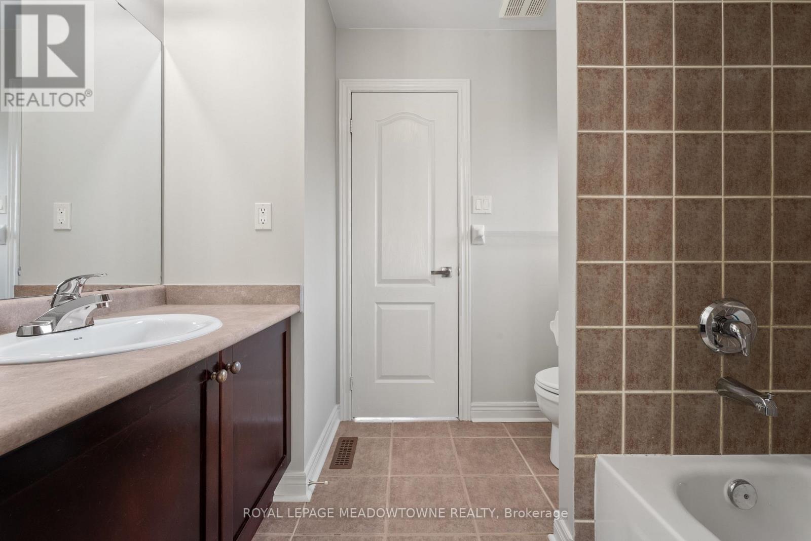 9 Black Bear Trail, Brampton, Ontario  L6Y 5L2 - Photo 21 - W12460427