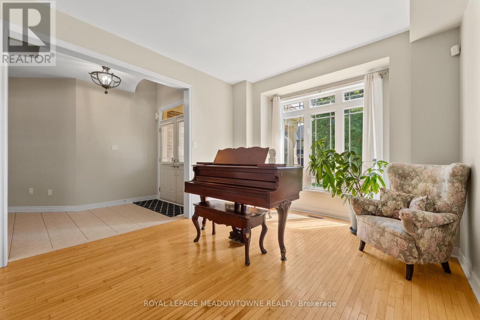 9 Black Bear Trail, Brampton, Ontario  L6Y 5L2 - Photo 5 - W12460427